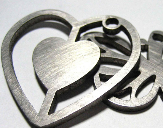 別懷疑，光纖激光切割機切割金屬就是這么厲害